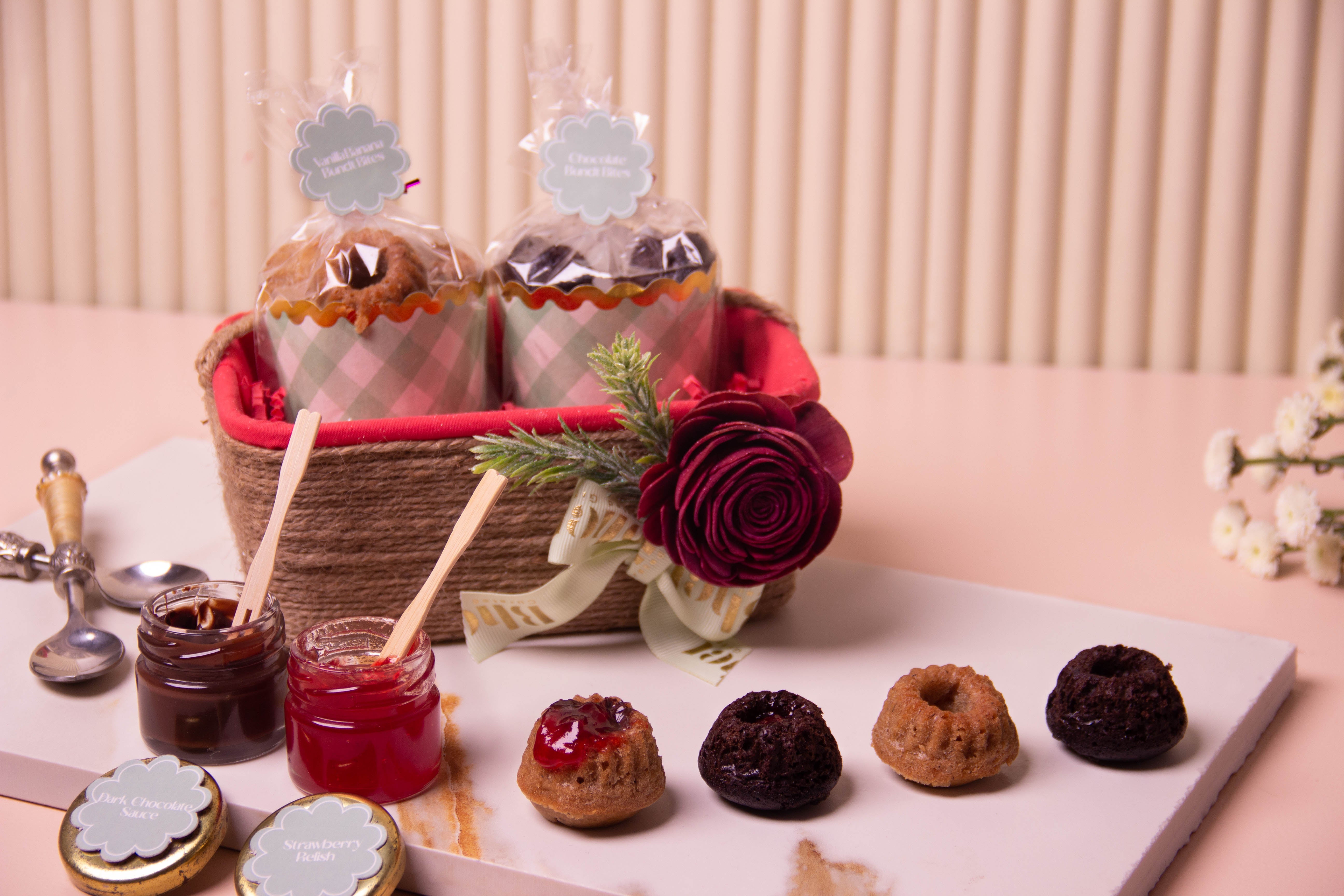 Bundt Bite Cake Hamper