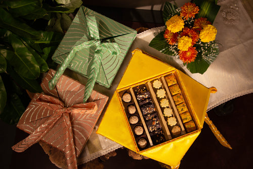 Knot Boxes