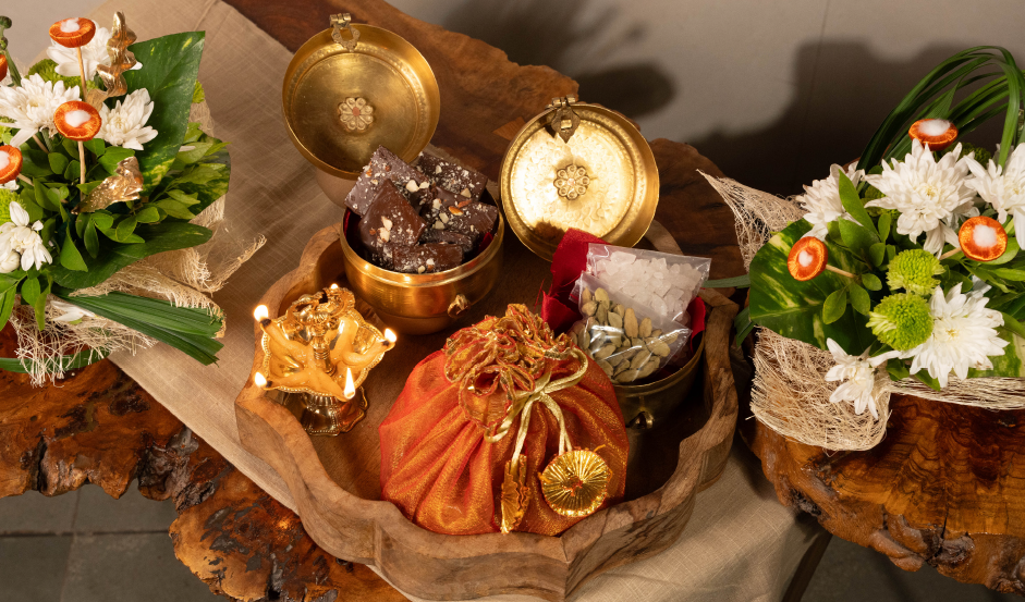 Lotus Tray Hamper