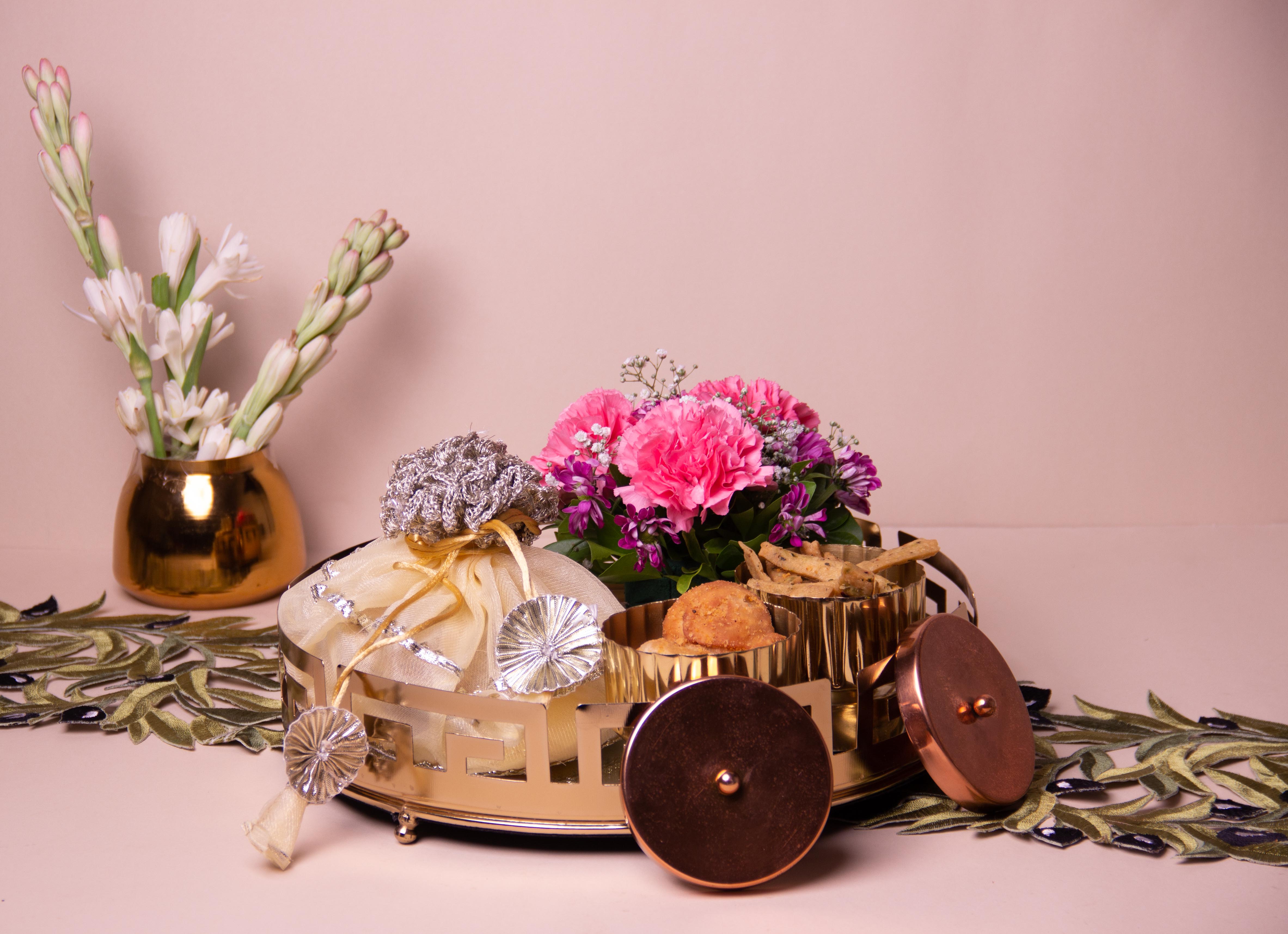 Golden Round Tray Hamper