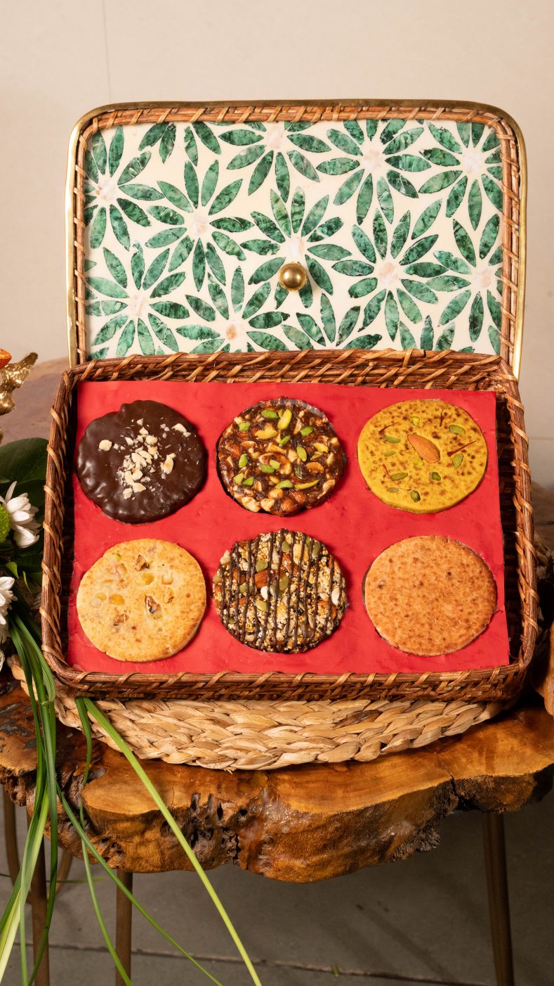 Wicker Roundel Box